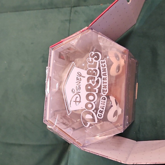 Disney Doorables Grand Entrance Classic Mickey Mouse Duo Figurine 5+ Red Black - Picture 12 of 12